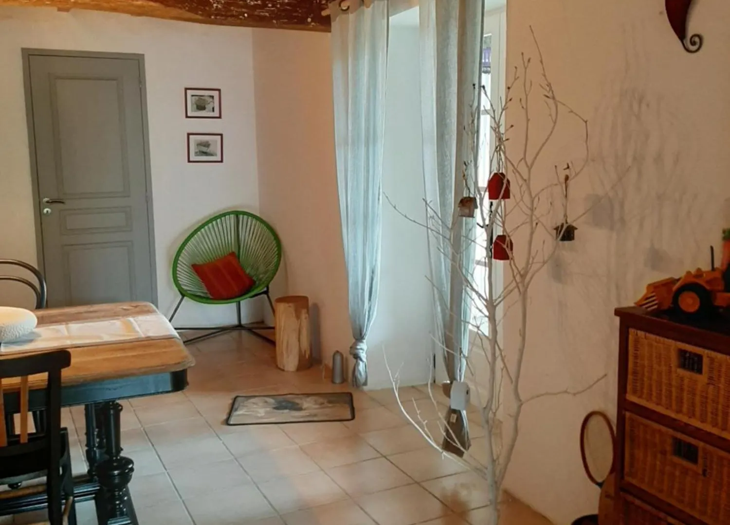 Maison Paradis Pr Enfants Troncens 0*,  Frankrijk